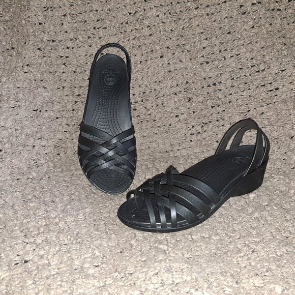 CROCS-Huarache Mini Wedge Black Sandals-Strappy-Size 7-Excellent - Picture 1 of 7